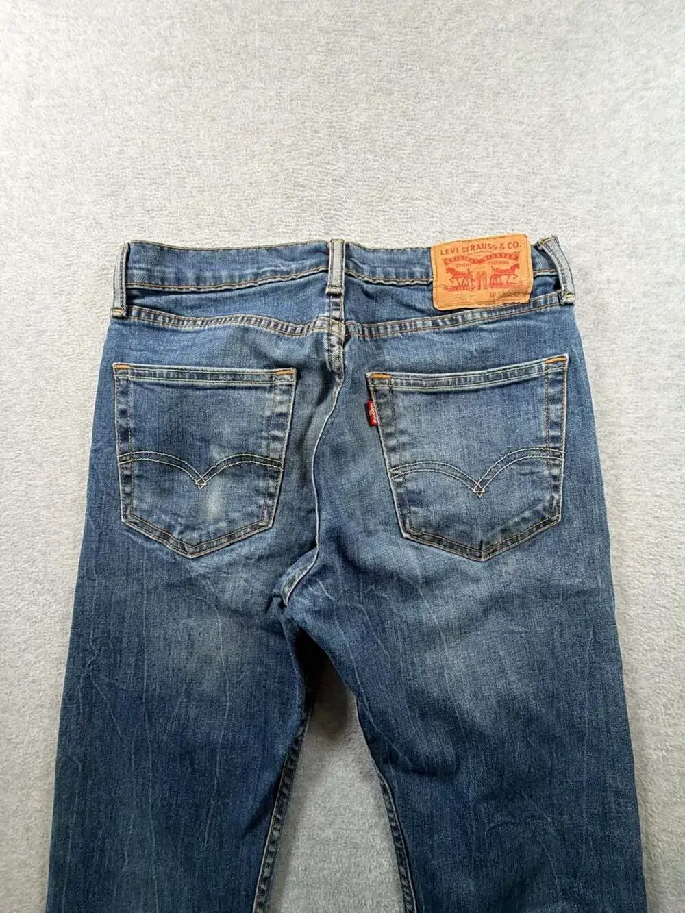 Levi's 514 Straight Leg Medium Wash Denim Jeans